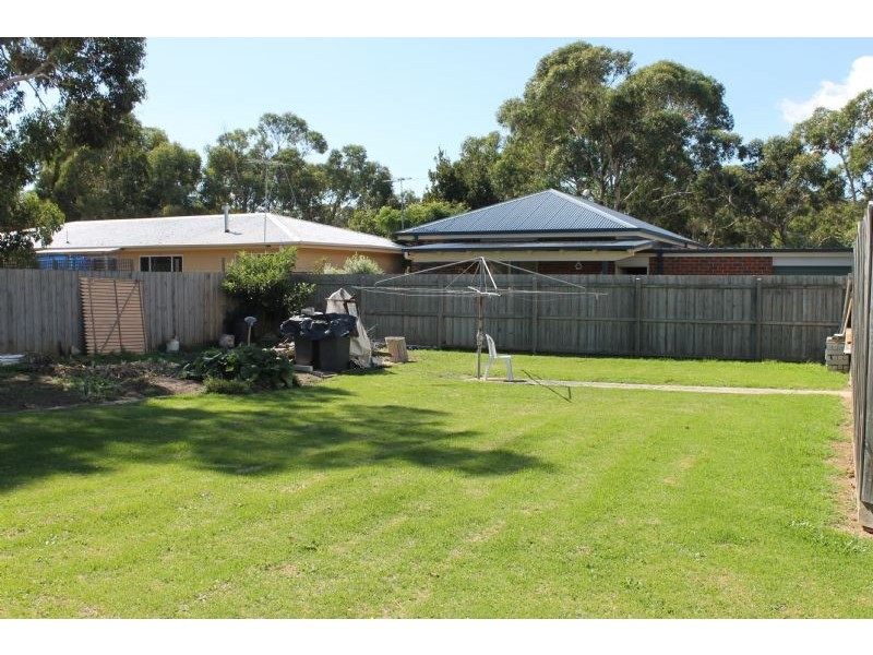 2/64 Walton Street, Cowes VIC 3922