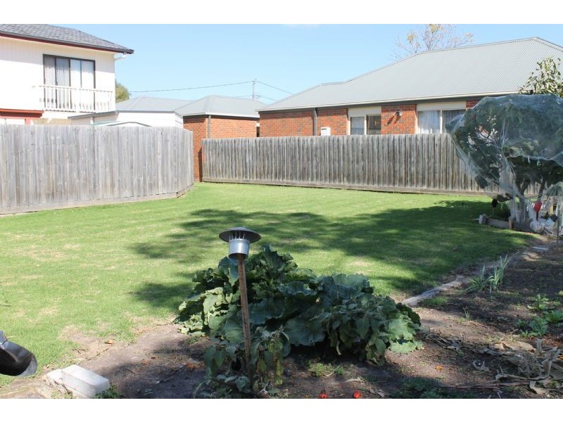 2/64 Walton Street, Cowes VIC 3922