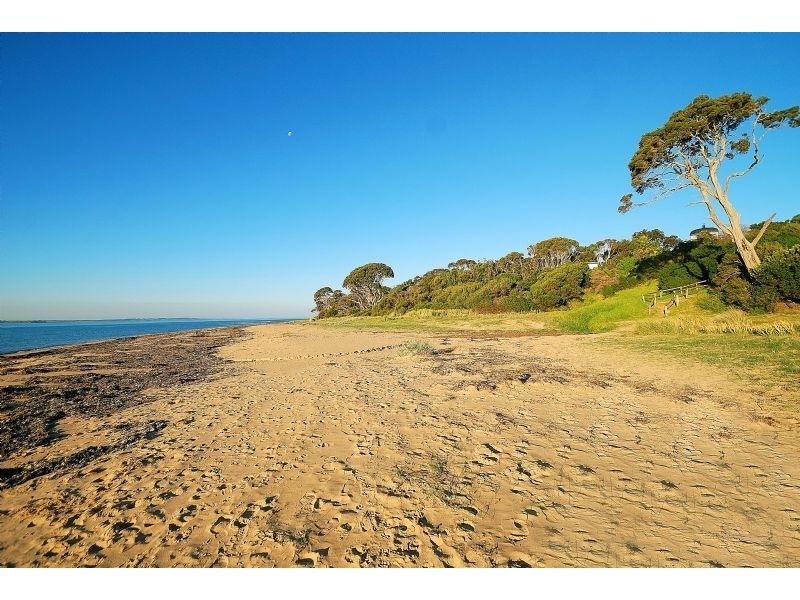 4 Justice Road, Cowes VIC 3922