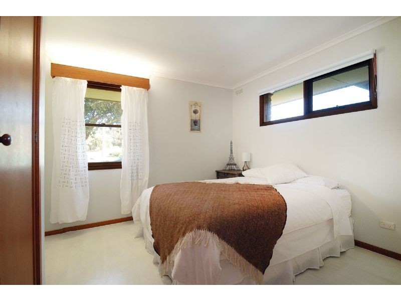 4 Justice Road, Cowes VIC 3922