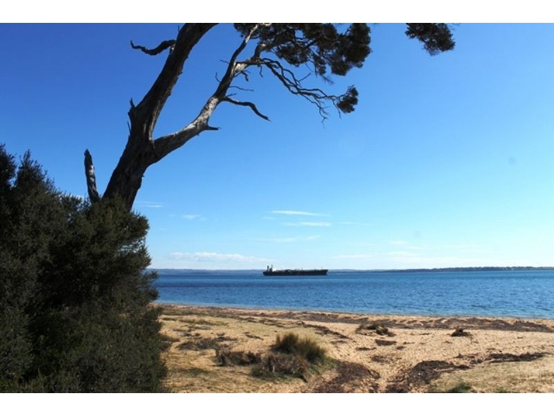 4 Justice Road, Cowes VIC 3922