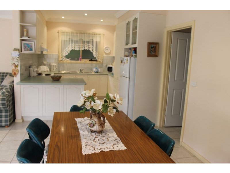 10 Albany Road, Cowes VIC 3922