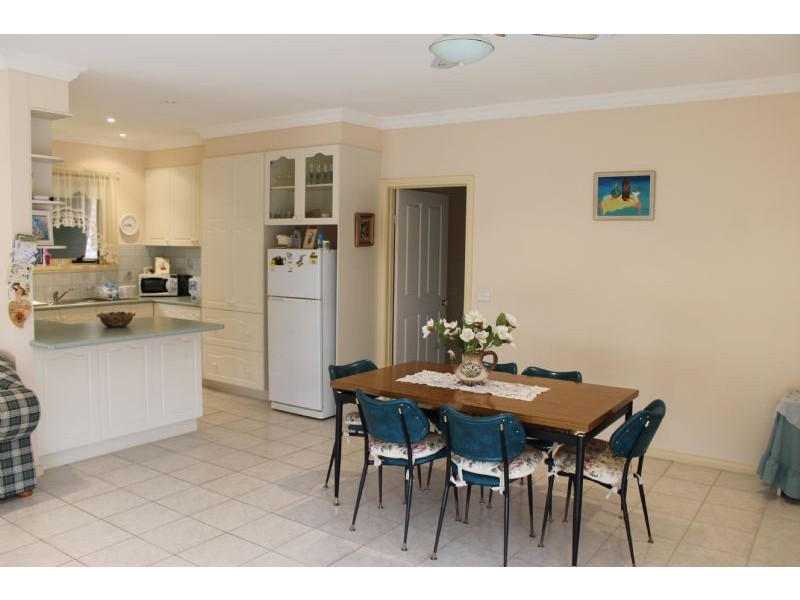 10 Albany Road, Cowes VIC 3922