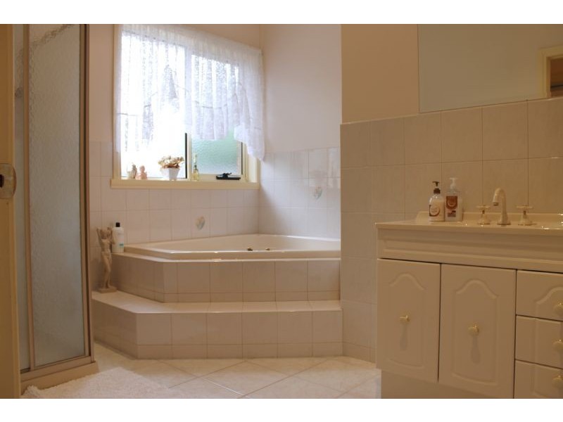 10 Albany Road, Cowes VIC 3922