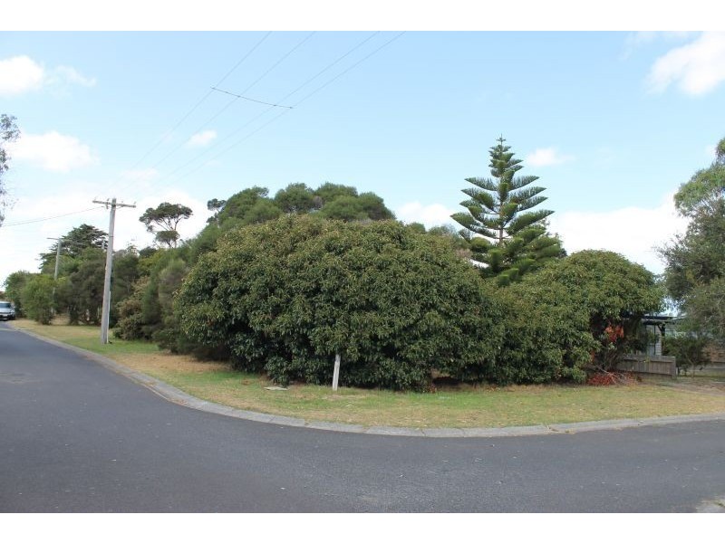 1 Rogan Close, Cowes VIC 3922