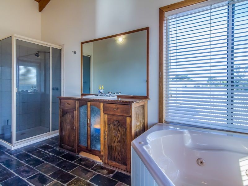 85 Red Rocks Road, Cowes VIC 3922