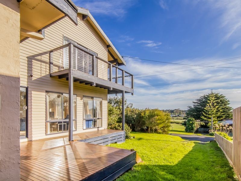 85 Red Rocks Road, Cowes VIC 3922