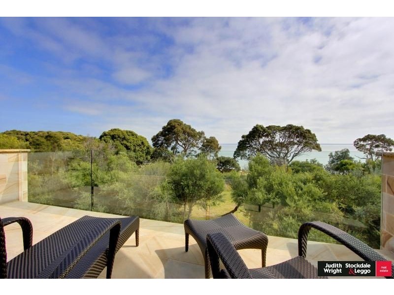 2 Justice Road, Cowes VIC 3922