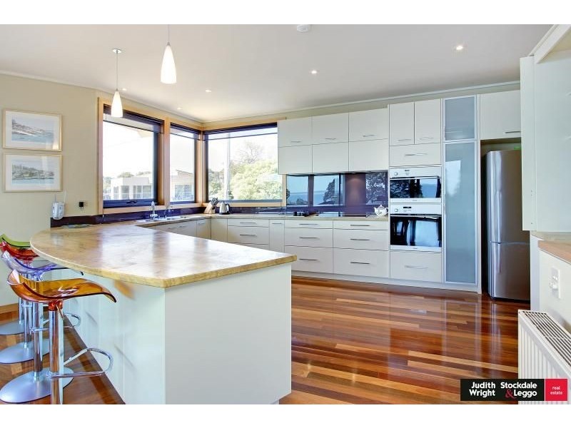 2 Justice Road, Cowes VIC 3922