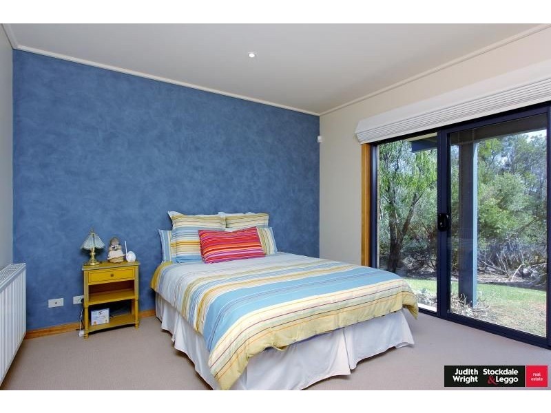 2 Justice Road, Cowes VIC 3922