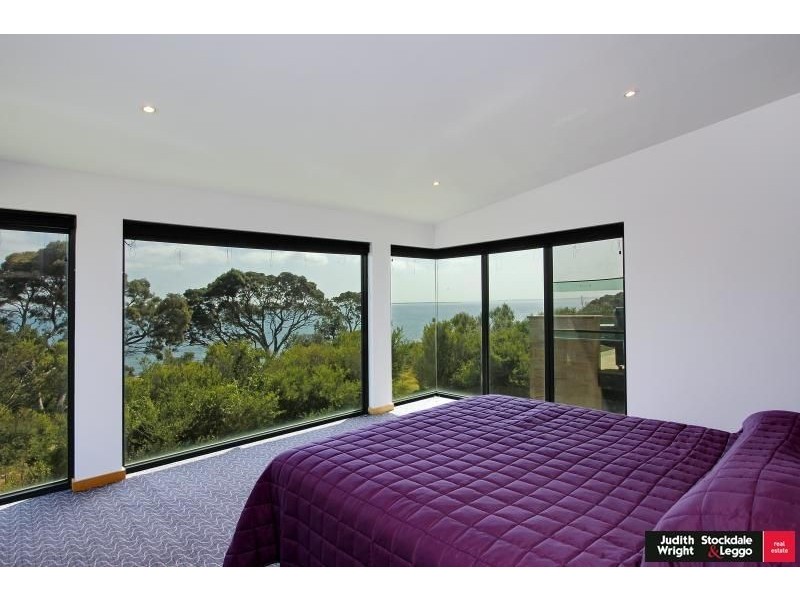 2 Justice Road, Cowes VIC 3922