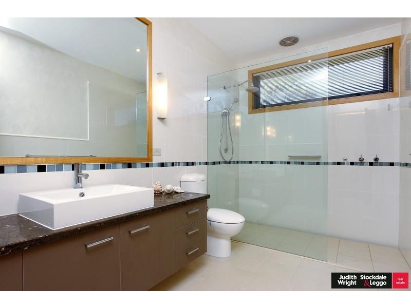 2 Justice Road, Cowes VIC 3922