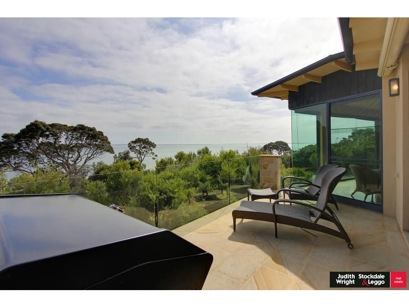 2 Justice Road, Cowes VIC 3922