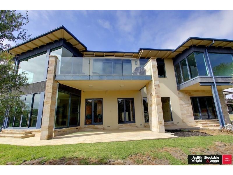 2 Justice Road, Cowes VIC 3922