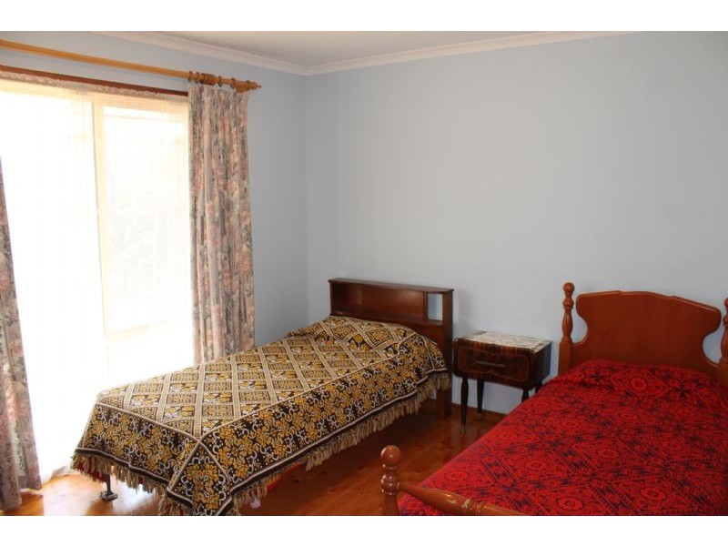 9 Rita Avenue, Cowes VIC 3922