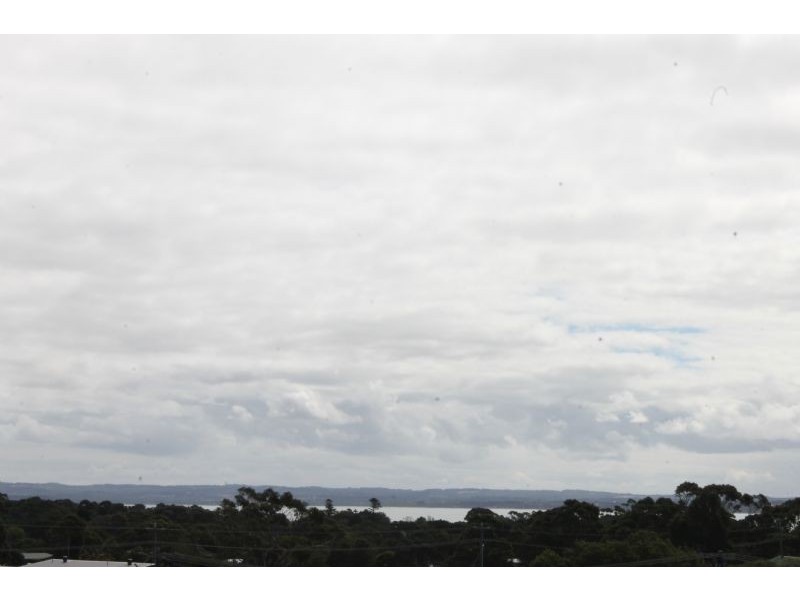 4 Caroline Avenue, Cowes VIC 3922