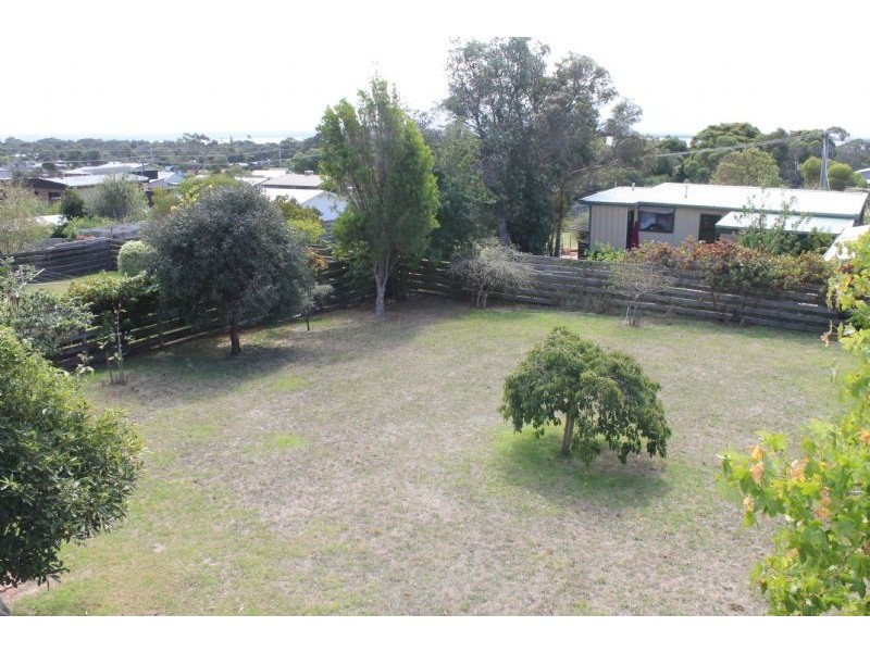 4 Caroline Avenue, Cowes VIC 3922