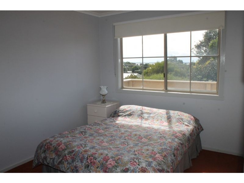 4 Caroline Avenue, Cowes VIC 3922