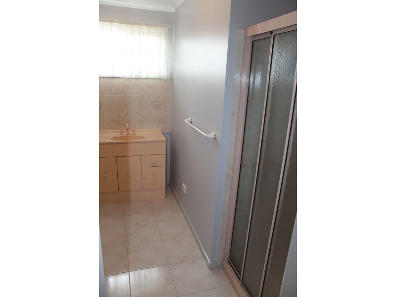 4 Caroline Avenue, Cowes VIC 3922