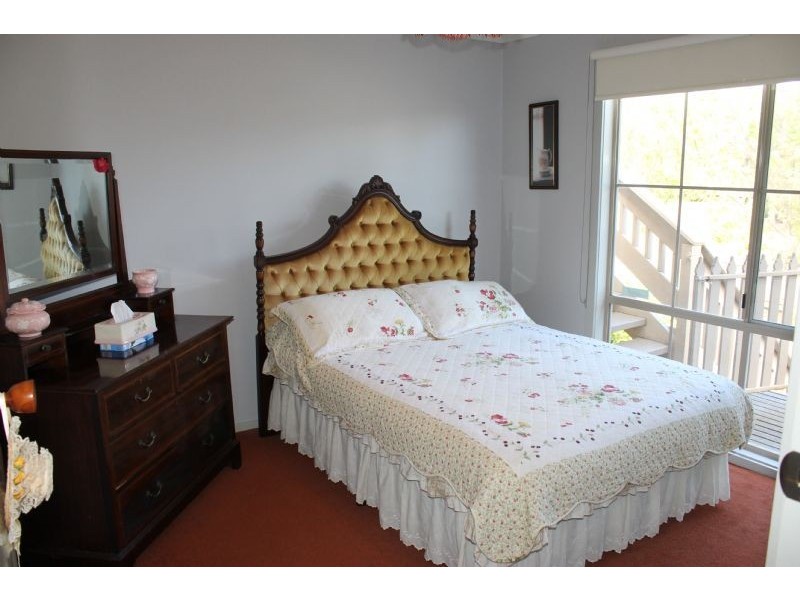 4 Caroline Avenue, Cowes VIC 3922