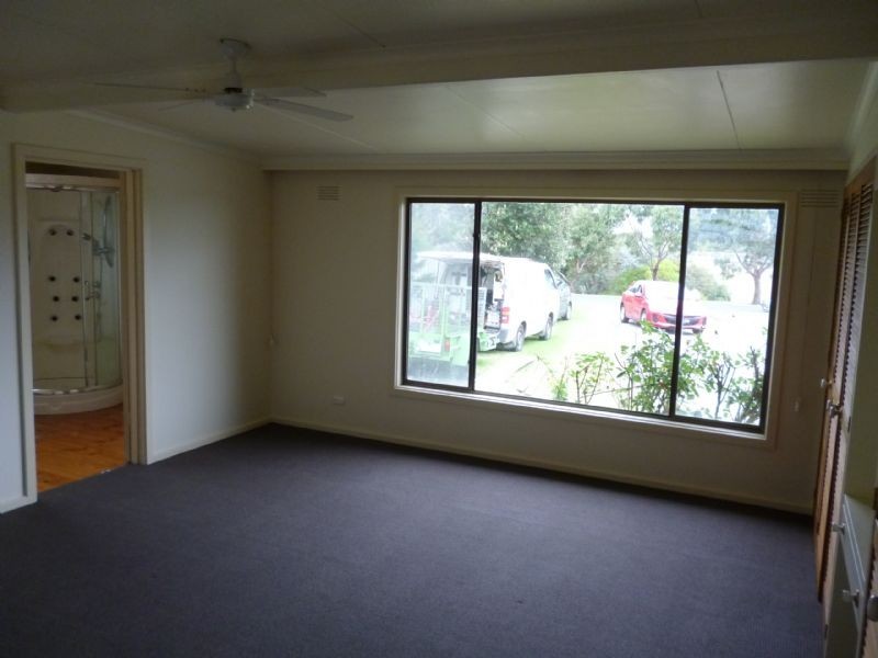 15 Beach Crescent, Newhaven VIC 3925