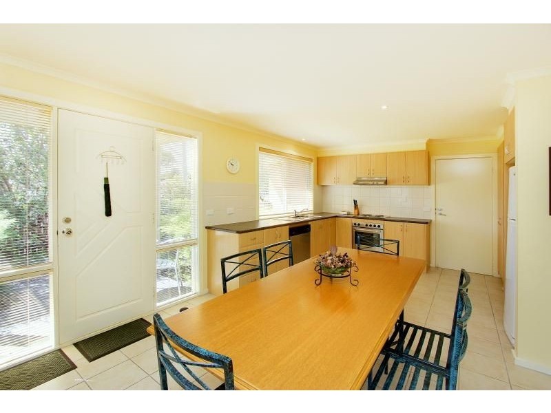 1/6 Hollydene Court, Cowes VIC 3922