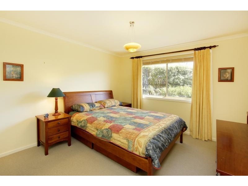 1/6 Hollydene Court, Cowes VIC 3922