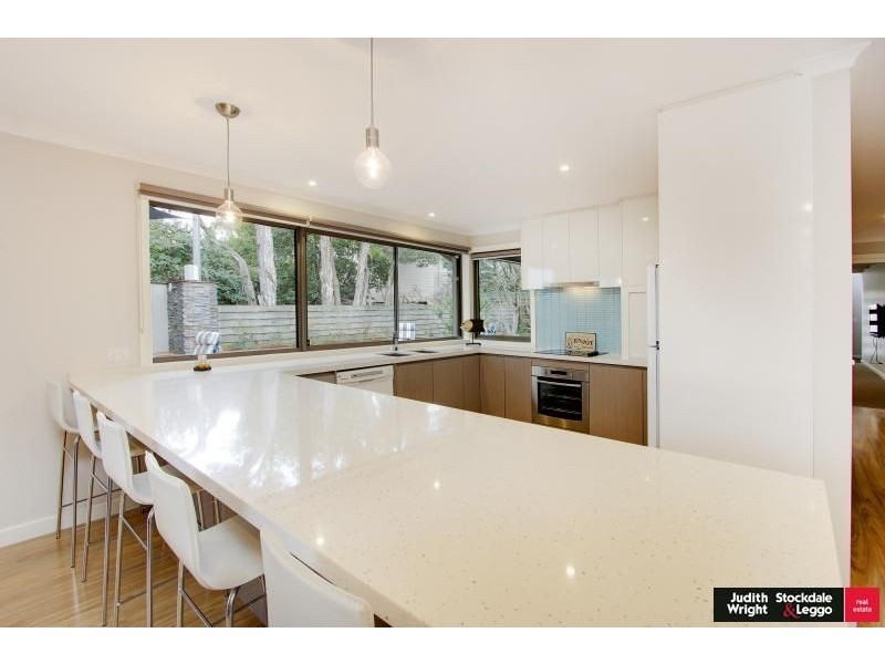 2 Hotham Close, Cowes VIC 3922