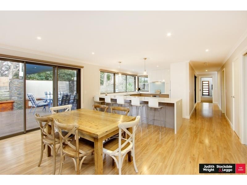 2 Hotham Close, Cowes VIC 3922
