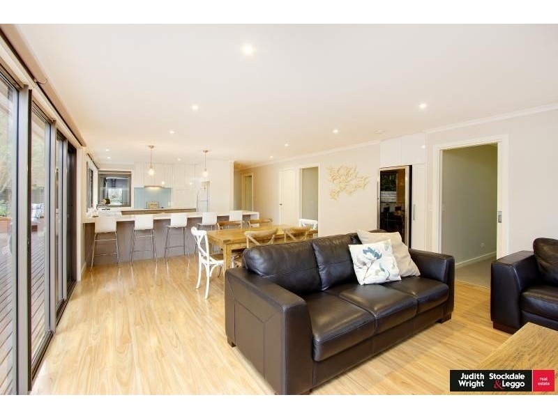 2 Hotham Close, Cowes VIC 3922