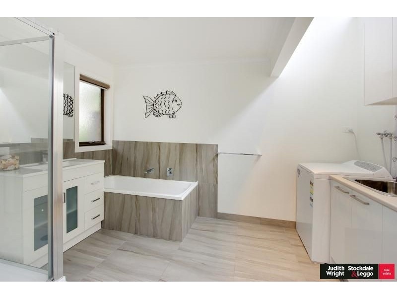 2 Hotham Close, Cowes VIC 3922