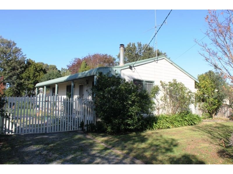 11 Shamrock Avenue, Cowes VIC 3922