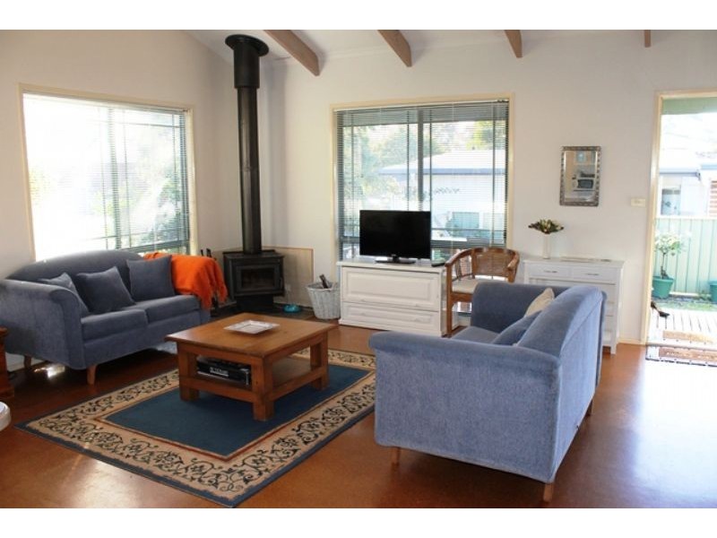 11 Shamrock Avenue, Cowes VIC 3922