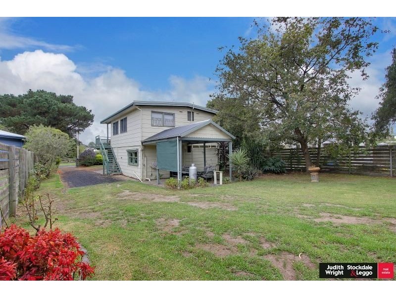 19 Outlook Drive, Cowes VIC 3922