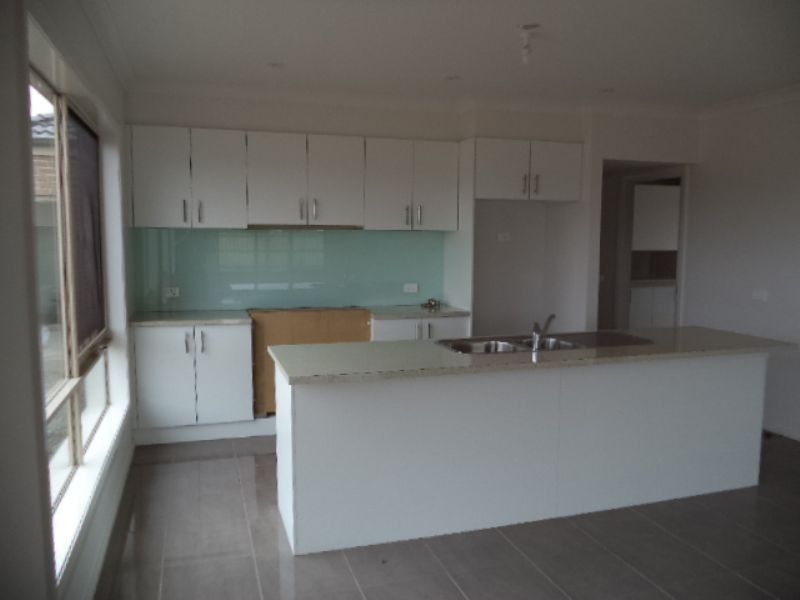 10 Castlecombe Circuit, Cowes VIC 3922