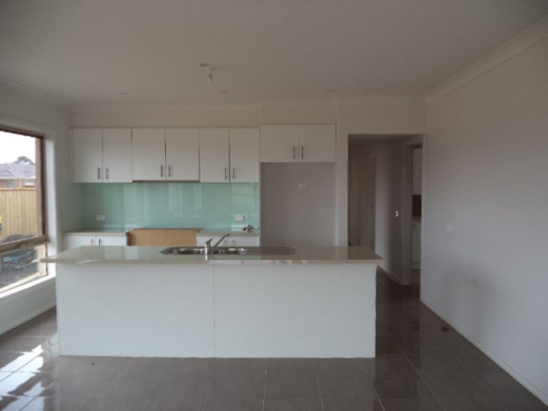 10 Castlecombe Circuit, Cowes VIC 3922