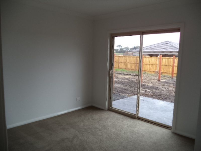 10 Castlecombe Circuit, Cowes VIC 3922