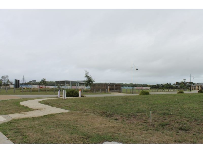 17 Seagrass Avenue, Cowes VIC 3922