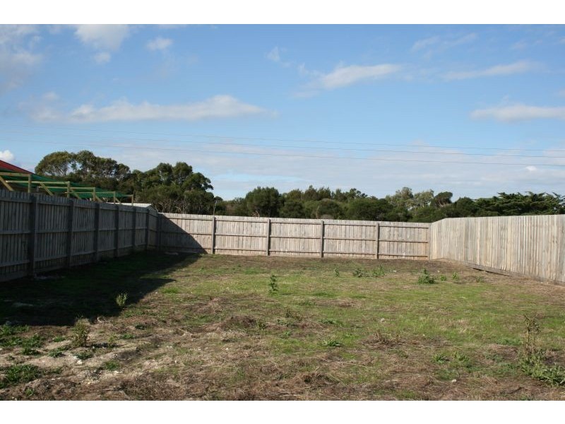 4 Cove Place, Cowes VIC 3922