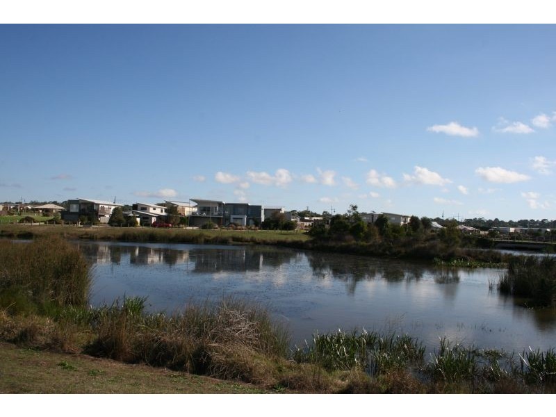 4 Cove Place, Cowes VIC 3922