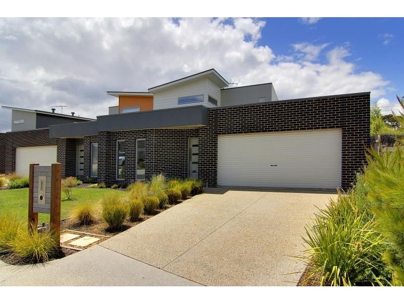 16-18 Settlement Road, Cowes VIC 3922