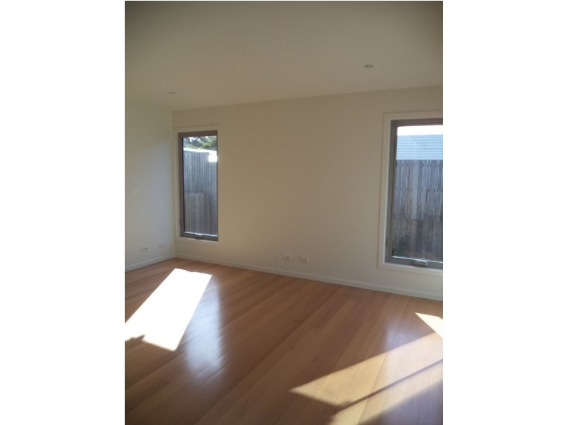 2/201 Thompson Avenue, Cowes VIC 3922