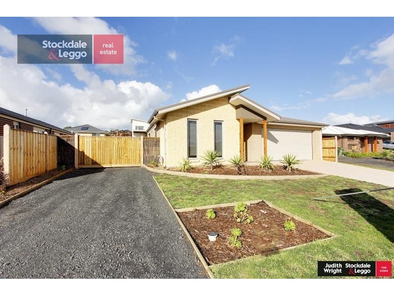 11 Boobook Grove, Cowes VIC 3922