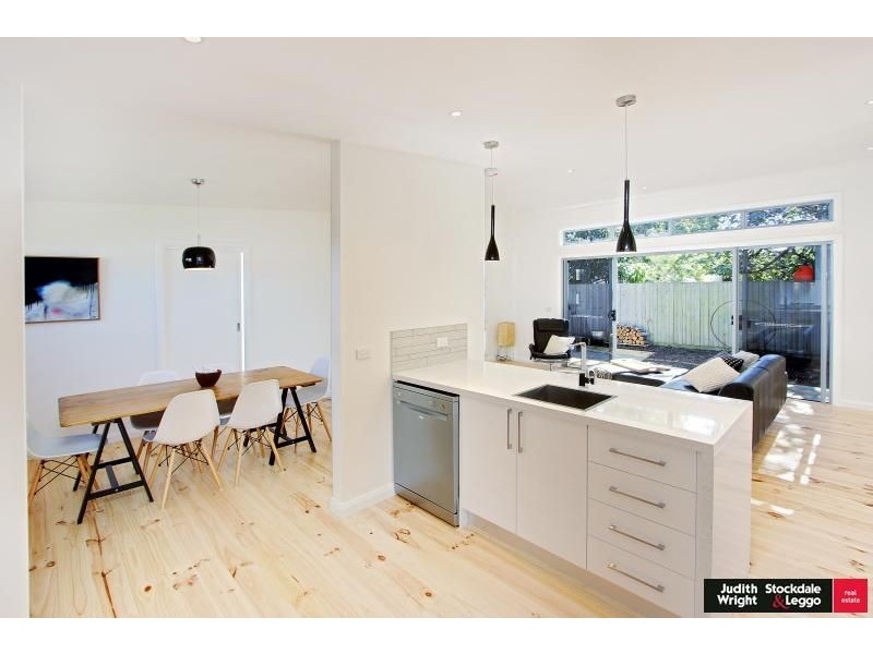 6 Rogan Close, Cowes VIC 3922