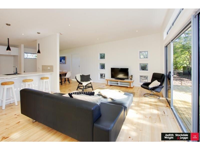 6 Rogan Close, Cowes VIC 3922