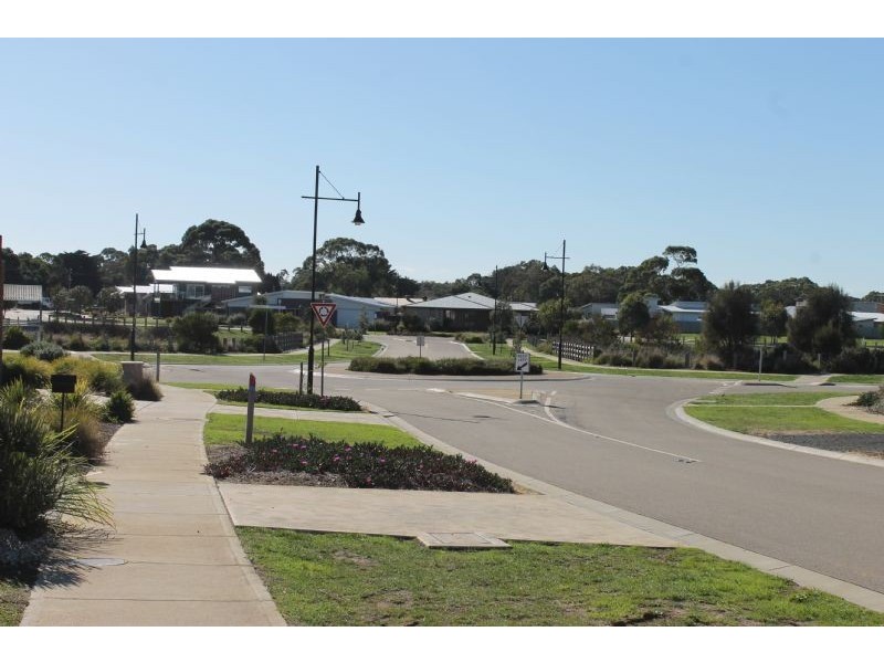 22 Boardwalk Boulevard, Cowes VIC 3922