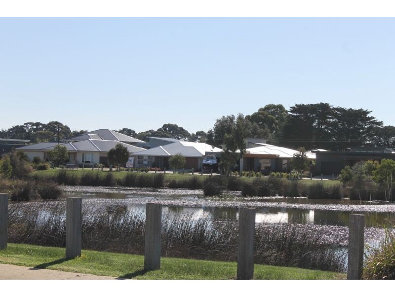 22 Boardwalk Boulevard, Cowes VIC 3922