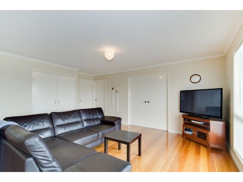 12 Rosella Grove, Cowes VIC 3922