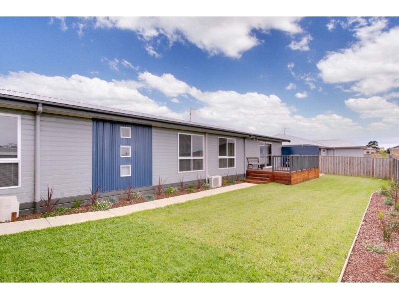 12 Rosella Grove, Cowes VIC 3922