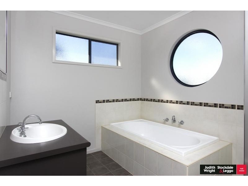 19 Koala Street, Cowes VIC 3922